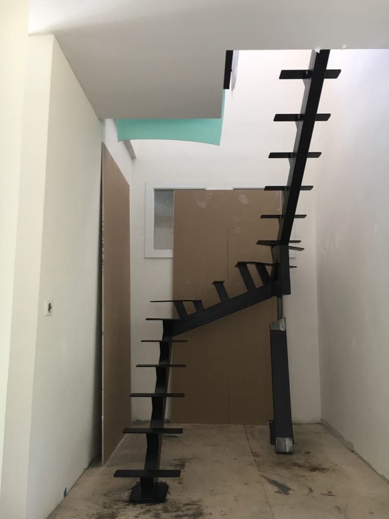 Création de trémie d’escalier et de l’escalier métallique sur mesure - Trémies