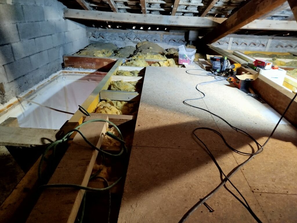 Création d’une trémie d’escalier dans le cadre de l’aménagement des combles à Grasse - Structure en bois